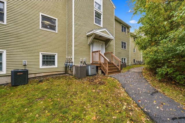 371 Aiken Ave 10, Lowell, MA 01850
