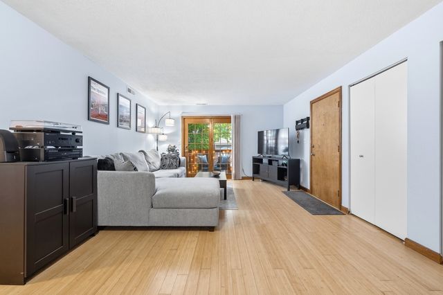371 Aiken Ave 10, Lowell, MA 01850