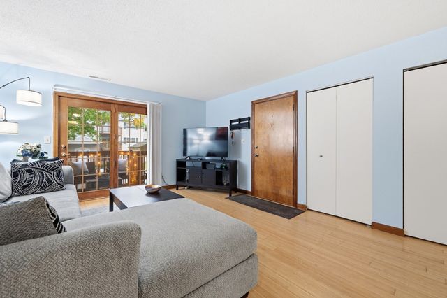 371 Aiken Ave 10, Lowell, MA 01850