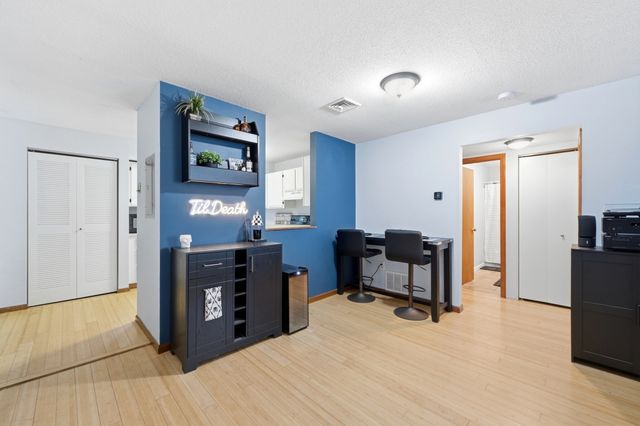 371 Aiken Ave 10, Lowell, MA 01850