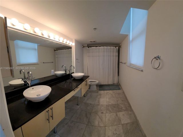 31 SE 5th St 1110, Miami, FL 33131