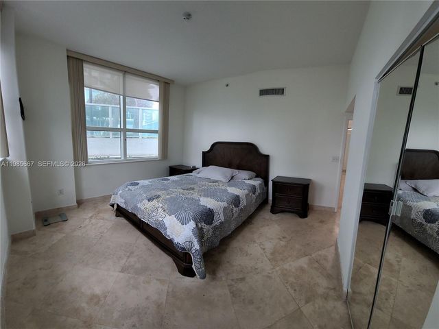 31 SE 5th St 1110, Miami, FL 33131