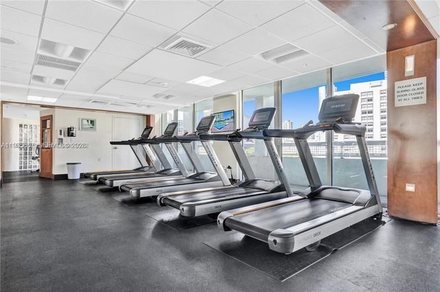 31 SE 5th St 1110, Miami, FL 33131