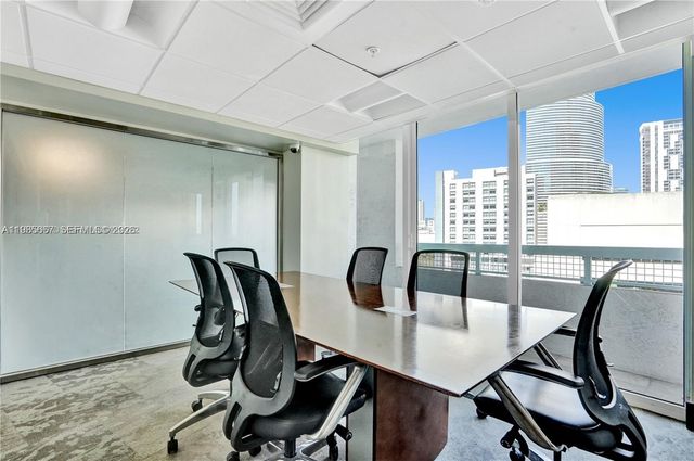 31 SE 5th St 1110, Miami, FL 33131