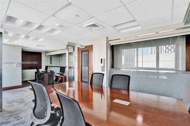 31 SE 5th St 1110, Miami, FL 33131