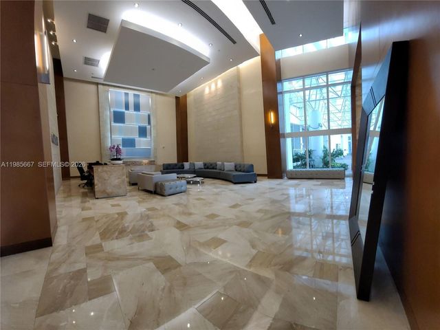 31 SE 5th St 1110, Miami, FL 33131