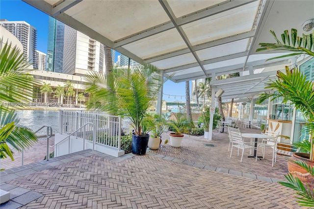 31 SE 5th St 1110, Miami, FL 33131