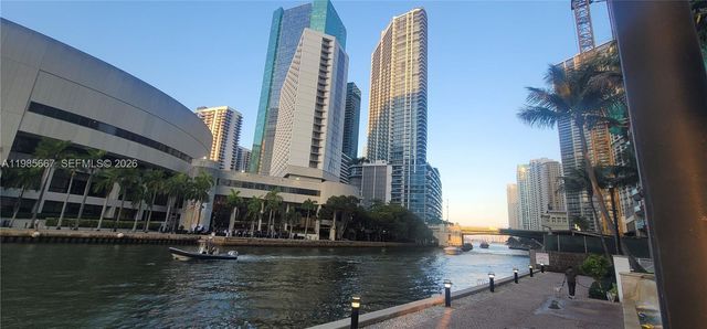 31 SE 5th St 1110, Miami, FL 33131