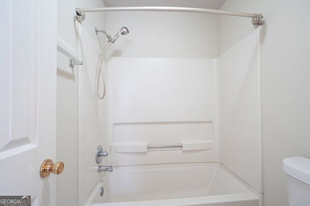 6617 Meadow Green Circle, Peachtree Corners, GA 30092