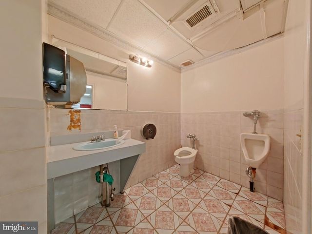 3914-20 N 6TH ST, Philadelphia, PA 19140