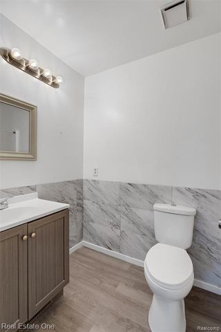 1361 Lochaven Road, Waterford, MI 48327