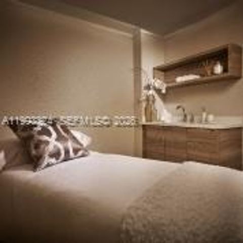 17301 Biscayne Blvd 1602, North Miami Beach, FL 33160