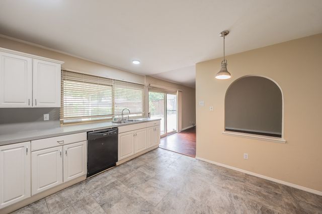 2710 Ashglen Drive, Garland, TX 75043