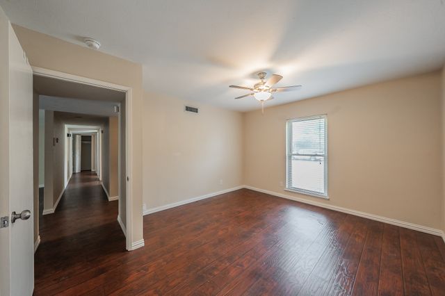 2710 Ashglen Drive, Garland, TX 75043