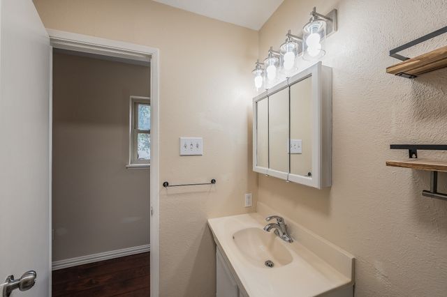 2710 Ashglen Drive, Garland, TX 75043
