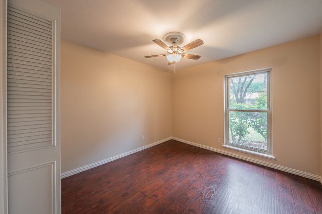 2710 Ashglen Drive, Garland, TX 75043