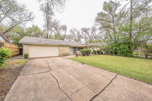 2710 Ashglen Drive, Garland, TX 75043