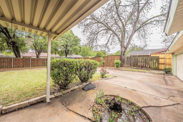 2710 Ashglen Drive, Garland, TX 75043