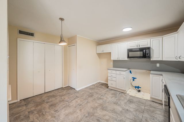 2710 Ashglen Drive, Garland, TX 75043