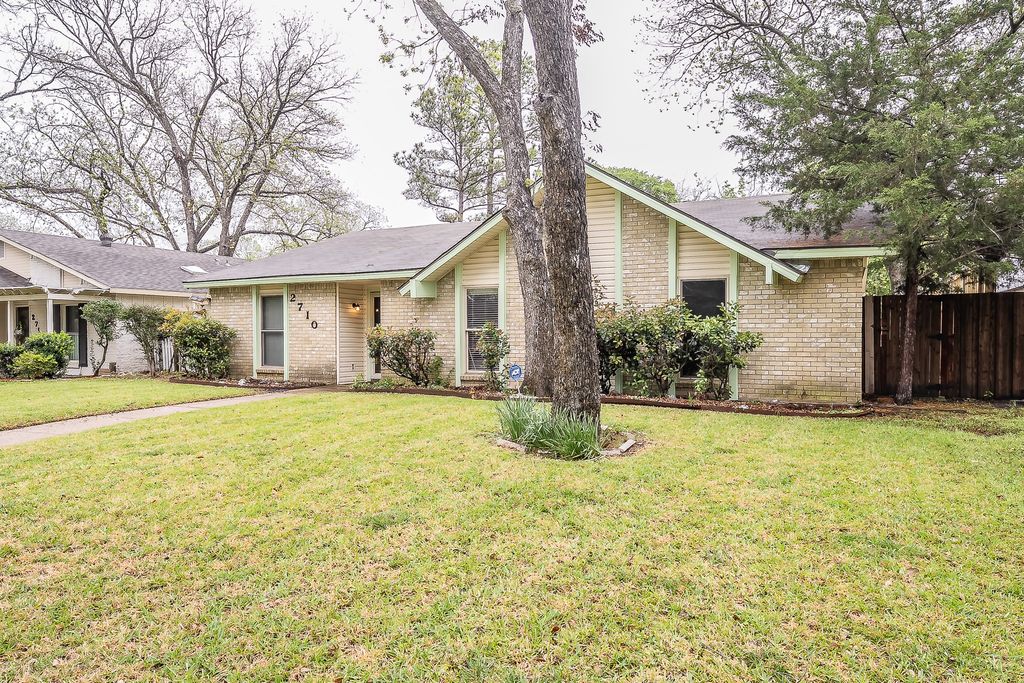 2710 Ashglen Drive, Garland, TX 75043