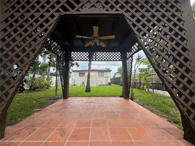 648 E 40th ST, Hialeah, FL 33013
