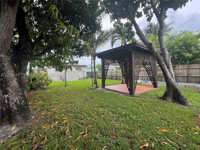 648 E 40th ST, Hialeah, FL 33013