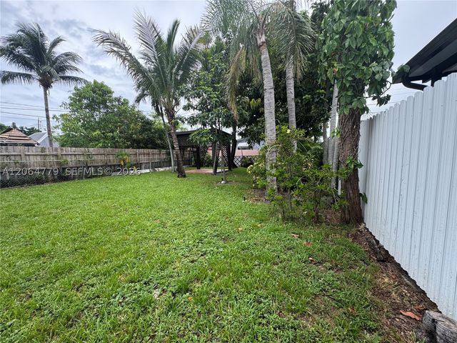 648 E 40th ST, Hialeah, FL 33013