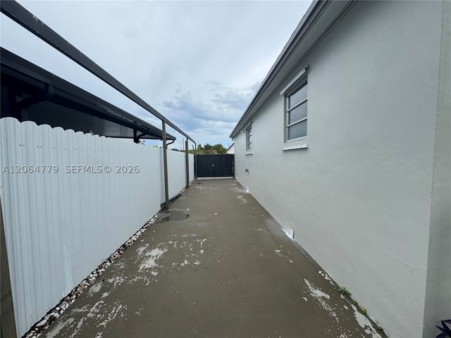 648 E 40th ST, Hialeah, FL 33013