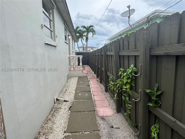 648 E 40th ST, Hialeah, FL 33013