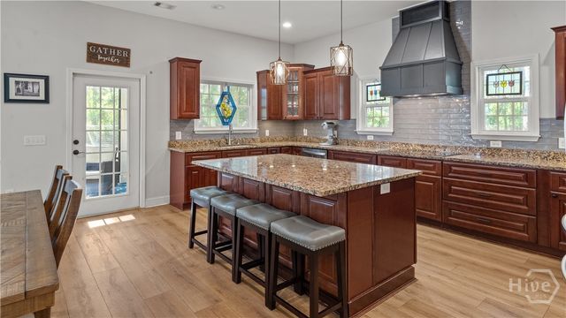 220 Saint Catherine Circle, Richmond Hill, GA 31324