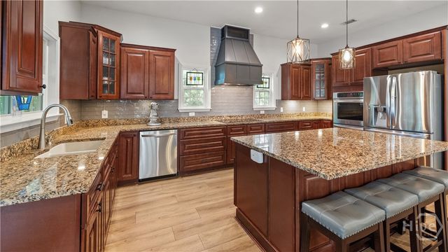 220 Saint Catherine Circle, Richmond Hill, GA 31324