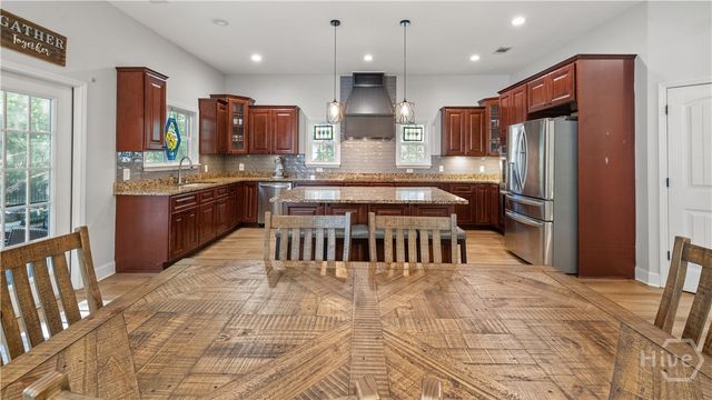 220 Saint Catherine Circle, Richmond Hill, GA 31324