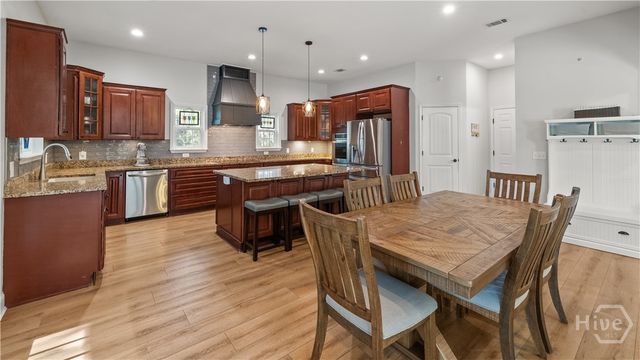 220 Saint Catherine Circle, Richmond Hill, GA 31324