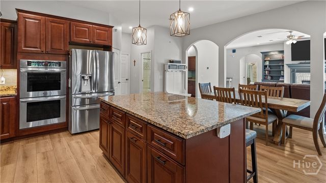 220 Saint Catherine Circle, Richmond Hill, GA 31324