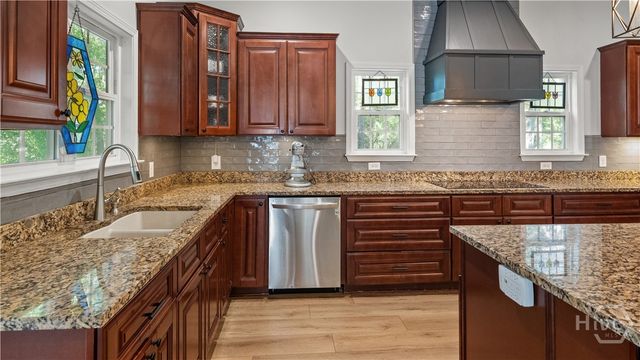 220 Saint Catherine Circle, Richmond Hill, GA 31324