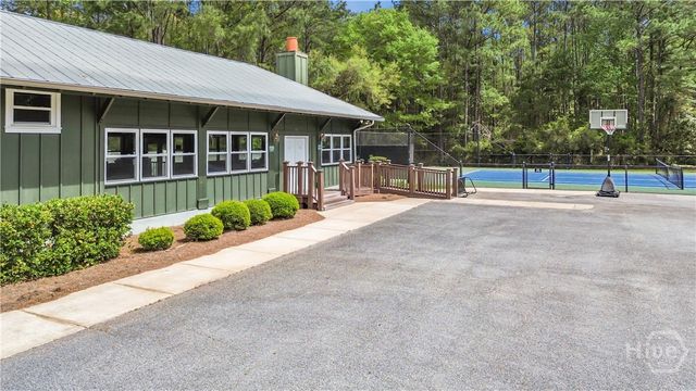 220 Saint Catherine Circle, Richmond Hill, GA 31324