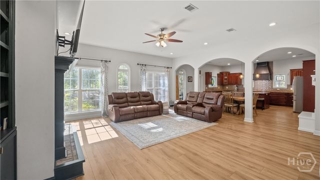 220 Saint Catherine Circle, Richmond Hill, GA 31324