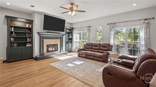 220 Saint Catherine Circle, Richmond Hill, GA 31324
