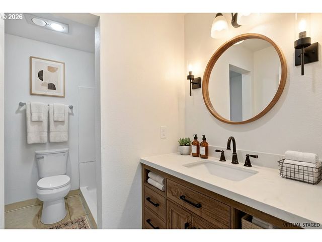 312 Ne 103RD St, Vancouver, WA 98685