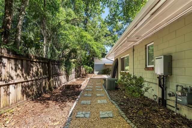 530 NE 10TH STREET, Gainesville, FL 32601