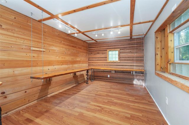 530 NE 10TH STREET, Gainesville, FL 32601