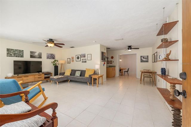 530 NE 10TH STREET, Gainesville, FL 32601