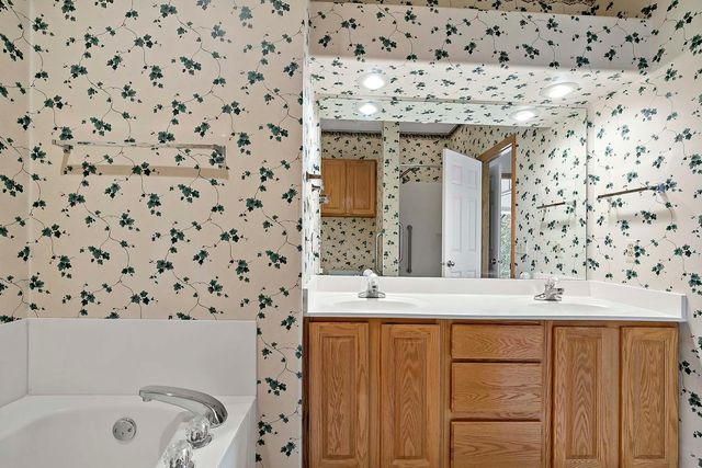 8916 Coffman Path, Inver Grove Heights, MN 55076