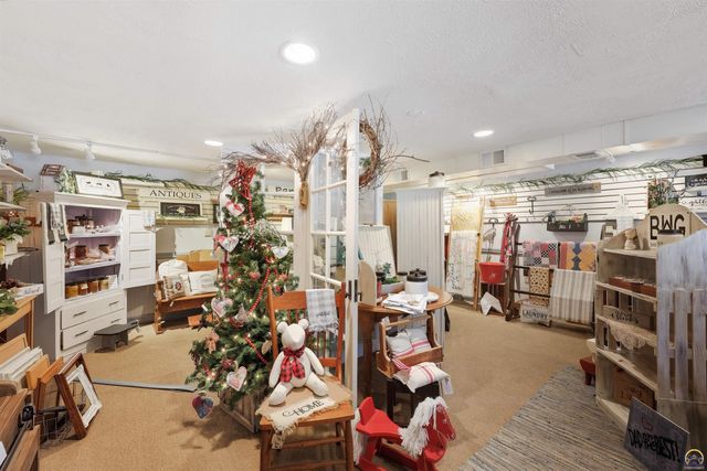 12542 266th Rd, Holton, KS 66436