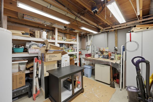 12542 266th Rd, Holton, KS 66436