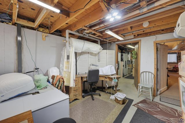 12542 266th Rd, Holton, KS 66436