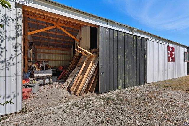 12542 266th Rd, Holton, KS 66436