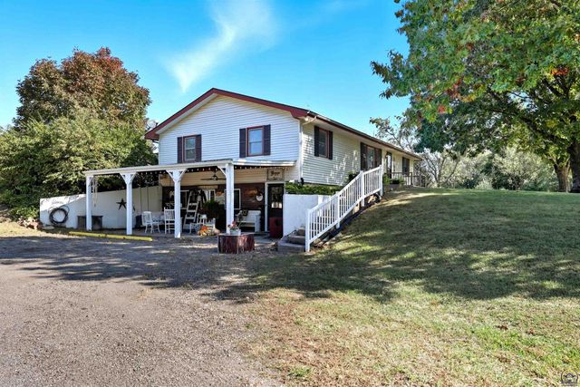 12542 266th Rd, Holton, KS 66436