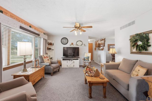 12542 266th Rd, Holton, KS 66436