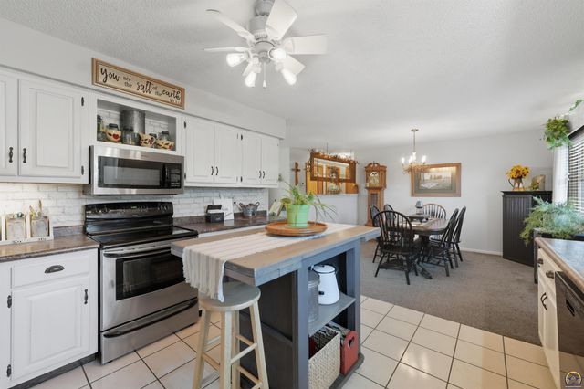 12542 266th Rd, Holton, KS 66436